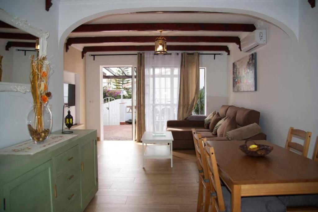 House W Shared Pool, Perfect For Small Families Fuengirola Esterno foto