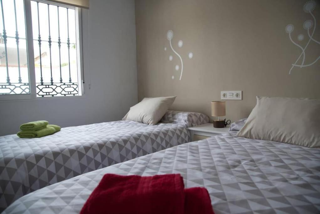 House W Shared Pool, Perfect For Small Families Fuengirola Esterno foto